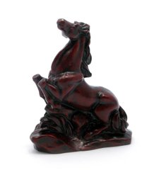 Конь каменная крошка коричневый (10х8,5х4 см), K327755 - фото товара